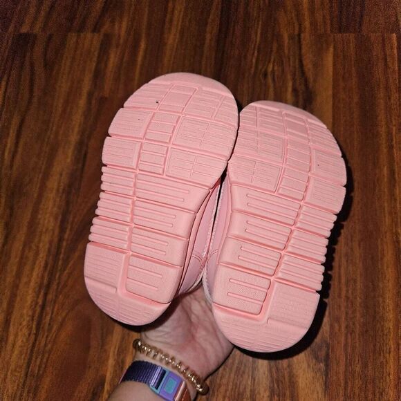 6 for $25 🎃Hobibear Pink and Silver Fuzzy Velcro Snow Boots Toddler Size 5 - Picture 6 of 6